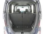 ◆フル乗車でもしっかり荷物を収納出来るラゲッジスペースです。普段の買い物でしたらしっかり積める十分な荷室スペースが確保されています。
