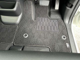 運転席のフロアマットです。