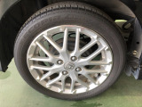 【アルミホイール】純正のアルミホイールがついてます!足元が引き立ち、車の印象がより良くなります!