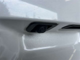 車庫入れもお任せのバックカメラが付いて、後方確認もラクラク♪安全に車庫入れも可能です。便利な機能ですが、バックカメラを過信せず、目視もお忘れなく。