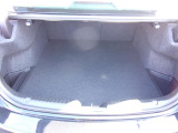日常の使用に十分な広さの荷室です♪簡単な操作でシートアレンジもできます♪