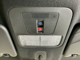 【SOSボタン】体調が悪くなったときや、事故に遭遇したとき、あおり運転にあっている時など、緊急時にボタンを押すと緊急サポートセンターにつながり、オペレーターが警察・救急への取次ぎを行います。