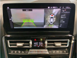 【パーキングアシストプラス】パーキングや取り回しがより簡単になります。このシステムにはトップビュー+3Dビュー、サイド・ビュー・カメラ、リヤ・ビュー・カメラ、PDCが備わっています☆