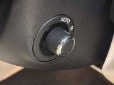 【電動コラム】シートメモリーと合わせて使用すると複数人運転する場合は、お好きなポジションを記憶する事ができます。細かな調節も可能なため、ストレスなく運転が出来ます。
