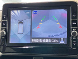 【アラウンドビューモニター】車を上から見下ろしているかのような映像で周囲の状況がひと目で確認、狭い駐車場に駐車するときも安心です♪