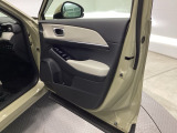 運転席ドアには収納ポケット付き!