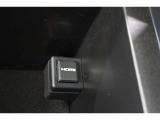音声と映像が1本のケーブルで伝送できる便利なHDMIを装備しています。iPhoneやスマートフォンの画面と全く同じ画面がカーナビの画面に表示されるので、地図アプリや動画などのミラーリングが可能です。