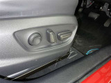 パワーシート搭載。微妙な調整が手軽にでき、ピッタリのポジションで運転することが可能です。