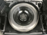 スペアタイヤ付き車両です。