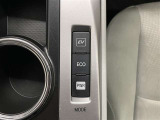 ECOモードはエアコンの効きなどを抑え低燃費に、EVモードはモーターのみで動くので夜間など静かに走行したい時に、PWRモードは急な坂道や高速の合流時、追い越しなど加速が欲しいときに便利です。