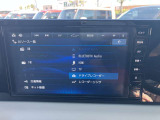 純正カーナビゲーション◆フルセグTV・Bluetooth Audioなど様々なソースが使用できます。是非、お気に入りの音楽で楽しい運転の時間をお過ごしください!