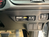 【ETC車載器】高速道路の料金所を、止まらずスムーズに通過。小銭を用意する手間も、窓を開けるわずらわしさもありません。遠出をグッと身近にしてくれる快適ドライブの必須アイテムです。