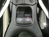 電動パーキングブレーキやブレーキホールドが付いています。