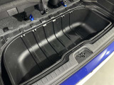 ラゲッジアンダーボックスも装備されております。荷物を載せたり、荷室が広くなりますので大型荷物も載せることができます。