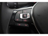 【ステアリング左側】ACCなどの運転支援の操作のスイッチ類です。ACCは高速道路などで前に走る車との距離を保ちながら追従走行する運転支援システムです。
