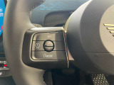 前車追従アクティブ・クルーズコントロール(ストップ&ゴー機能付)を搭載。ステアリング部のスイッチで操作が可能です。