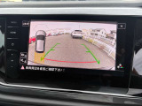 ガイドライン付きバックカメラで安全な駐車をサポート。