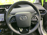 操作しやすいステアリングで、快適なドライビングポジションを実現。安全でスムーズな運転をサポートします。