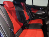 【エアバック】BMWのエアバックやその他の安全装備は、互いに補完しあう事で徹底した安全性を貫きます。万一の事故の際にそれぞれ最適な保護を提供してくれます!