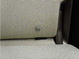 ◆ISOFIX◆シートベルトいらずでチャイルドシートと固定金具を連結するだけでガッチリ固定できます。