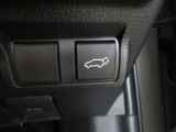 ボタンを押すだけでリアゲートが自動で開閉します!荷物を持っている時や、高い位置にあるバックドアを閉める際に便利な機能です♪