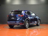【CX-5】上質感と精悍さを兼ね備え、ワイド感を強調した意匠。オールラウンドな機能美と品格、洗練されたデザイン。