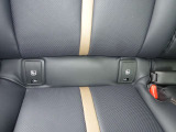 【ISOFIX(アイソフィックス)】お子様がいらっしゃるご家庭は必見!後席にチャイルドシートを直接金具に固定出来るISOFIX規格対応の座席です♪シートベルトのみを使用しての固定よりも安定します!