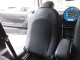 BMW・MINI認定中古車には2年間または1年間の無料保証を付帯。ご購入後も安心して、BMWならではの走りをお楽しみいただけます。
