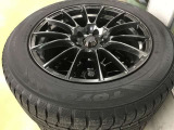 235/60R18スタットレスタイヤを積込しています