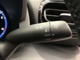 ライトスイッチです。「AUTO」にすると外の明るさに応じてスモールライト・ヘッドライトが自動でON・OFFします。夕暮れ時や屋内駐車場、トンネルなどに便利です。フォグランプもON・OFFできます。