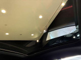 車両は屋内展示しておりますので天候に関係なくごゆっくりコンディションご確認頂けます。車両を倉庫へ保管している場合が御座いますのでご来店前に在庫確認頂けると幸いです。TEL072-784-8800