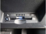 窓を開けずに料金所を通過できる今やもう必需品のETC!インパネにスッキリ装着したビルトインタイプです♪ETCカードの入れ忘れ・抜き忘れを音声やアラームで教えてくれるので、入れ忘れ・抜き忘れを防げます♪