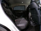 清潔で広々したシートです!後部座席でもゆったり快適に過ごせるので、後ろに座る人たちもドライブが楽しくなりますよ。是非、現車を見て体感してみてください。