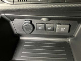 寒い季節もスイッチ一つでシートがポカポカに!これはかなり快適です!運転席と助手席にございます!!!