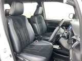 見通しのよいすっきりとした視界で、誰でも運転しやすいです。運転のしやすさは疲れにくさにも繋がりますよ♪