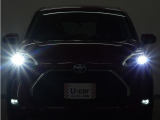 LEDヘッドライト(オートハイビーム機能付)が搭載されており、遠くまで明るく均一に照らし、高速道路等での安心感が向上しております。