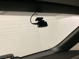 後方にもドライブレコーダーのカメラ(社外品)が付いています。前後両方でお車の周りを監視・記録いたします。