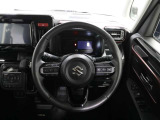各操作スイッチなどもハンドルから手を放すことなく操作可能で安全運転に支援いたします!