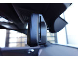 自動防眩機能を備えたルームミラー。ETC車載器を搭載しておりスタイリッシュかつ機能性を兼ね備えております。まずは、お電話等でお気軽にお問い合わせくださいませ。 0078-6002-582225 BPS姫里へ