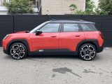 ドイツ本社と同様の教育を受けたMINI専門のメカニックが、100項目にも上るポイントを徹底的にチェック致します。その保証料が車両本体価格に含まれております。