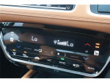オートエアコンです。簡単操作で車内温度をコントロールします。シートヒーターも付いてます!