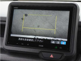 【ワイドビュー】約180&deg;を見渡せるワイドな視野範囲。広範囲に後方側面を表示できるので遠方の車両が見えやすくなっています。