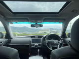 室内は広々しています。当社では、ご納車前に全車室内クリーニング・除菌を無料で行います。