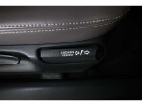 運転席イージーリターン機能装備!メモリーレバーを使用することで、設定した位置へ容易にもどすことができます♪