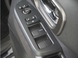 ◆パワーウィンドウスイッチ◆運転席から全席の窓の開閉操作を行うことが出来いつでも換気ができます!
