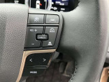 レーダークルーズコントロール(全車速追従機能付)付きです。車速に応じて追従支援してくれるので、ロングドライブも快適です。詳細は販売店スタッフまでおたずねください。