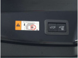 パワーバックドア装備!リヤゲートのスイッチを押すだけでバックドアが閉まります!運転席周りからも開閉の操作ができます♪
