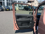 助手席側ドア内部の写真です。