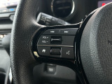 ステアリングにはナビのオーディオやハンズフリーコントロール用のスイッチを装備しております。