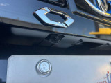 車庫入れもお任せのバックカメラが付いて、後方確認もラクラク♪安全に車庫入れも可能です。便利な機能ですが、バックカメラを過信せず、目視もお忘れなく。